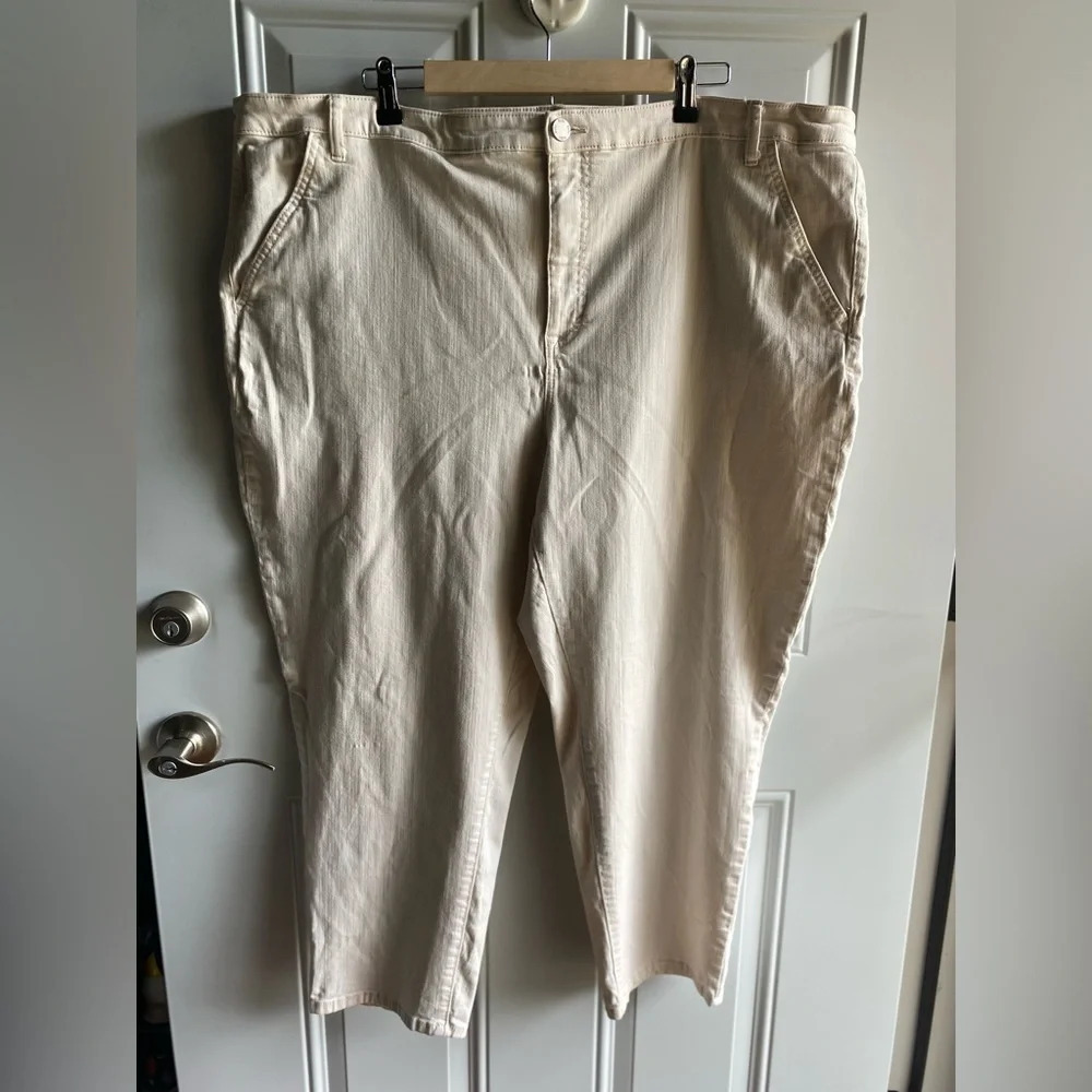 EVRI Women's 24W Cream Jeans Straight Leg Ankle Length 5 Pocket EUC Stretch Pant